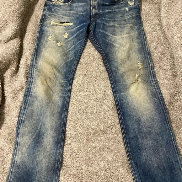 Men's Blue Distressed Diesel Jeans